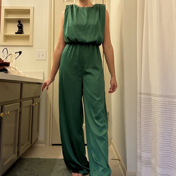 Elegant Green Jumpsuit - Picture 4 of 5